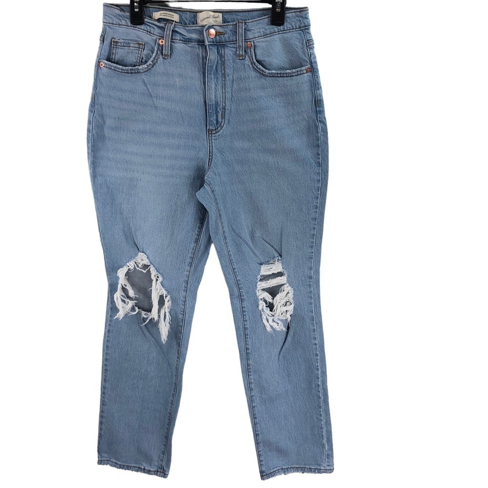 Universal Thread 90’s Vintage Straight Jeans Lightwash High Rise Distressed